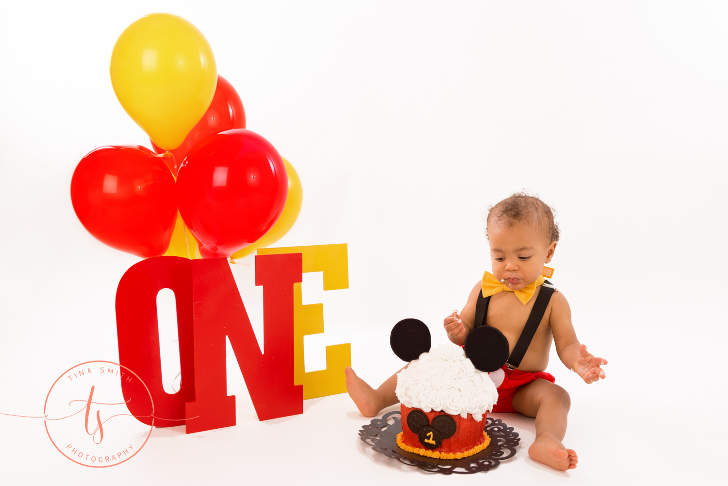 boy balloons cake smash mickey mouse 1 year studio